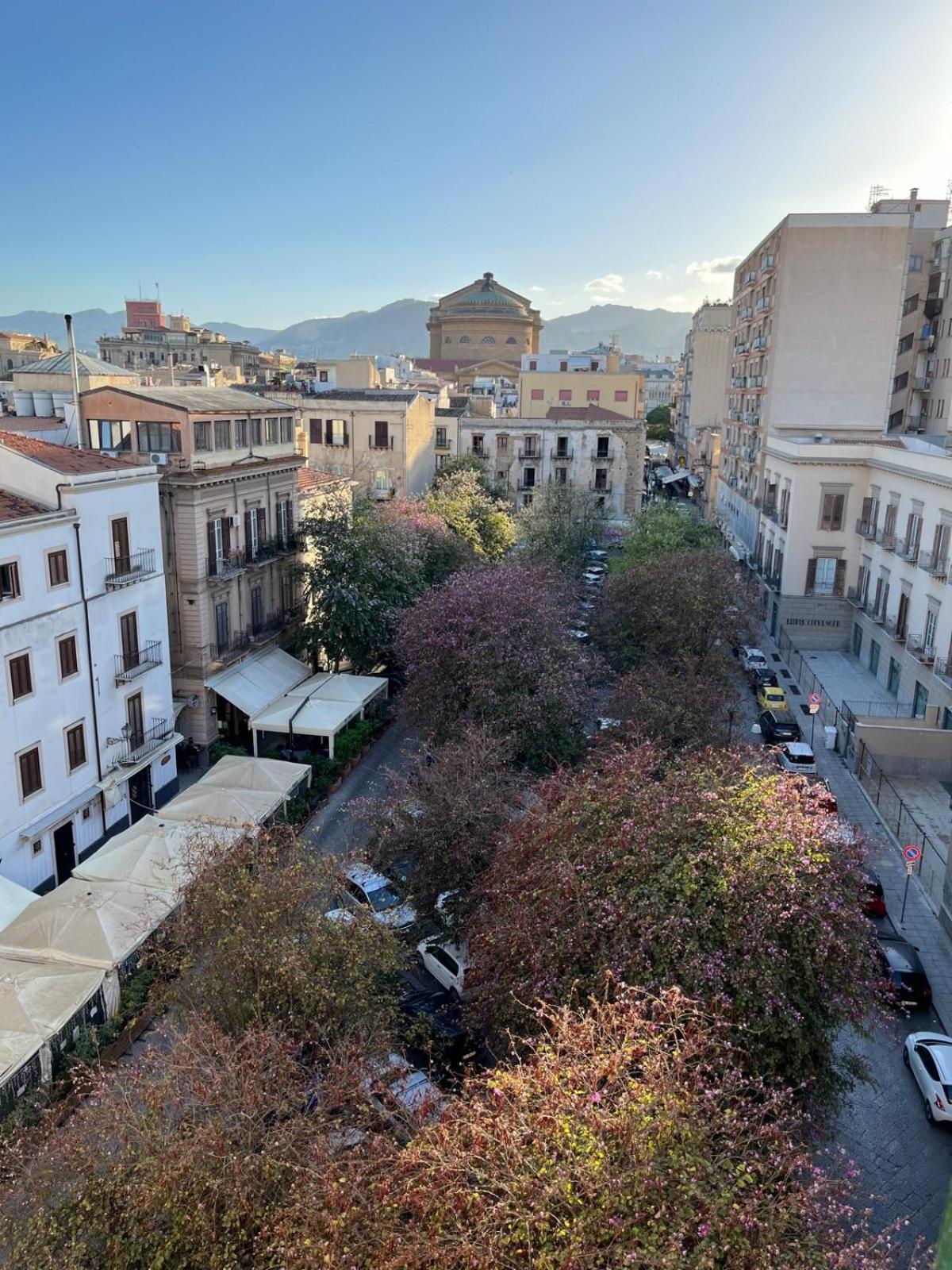 Casa Vacanze Da Ruggero Al Massimo Palermo Esterno foto