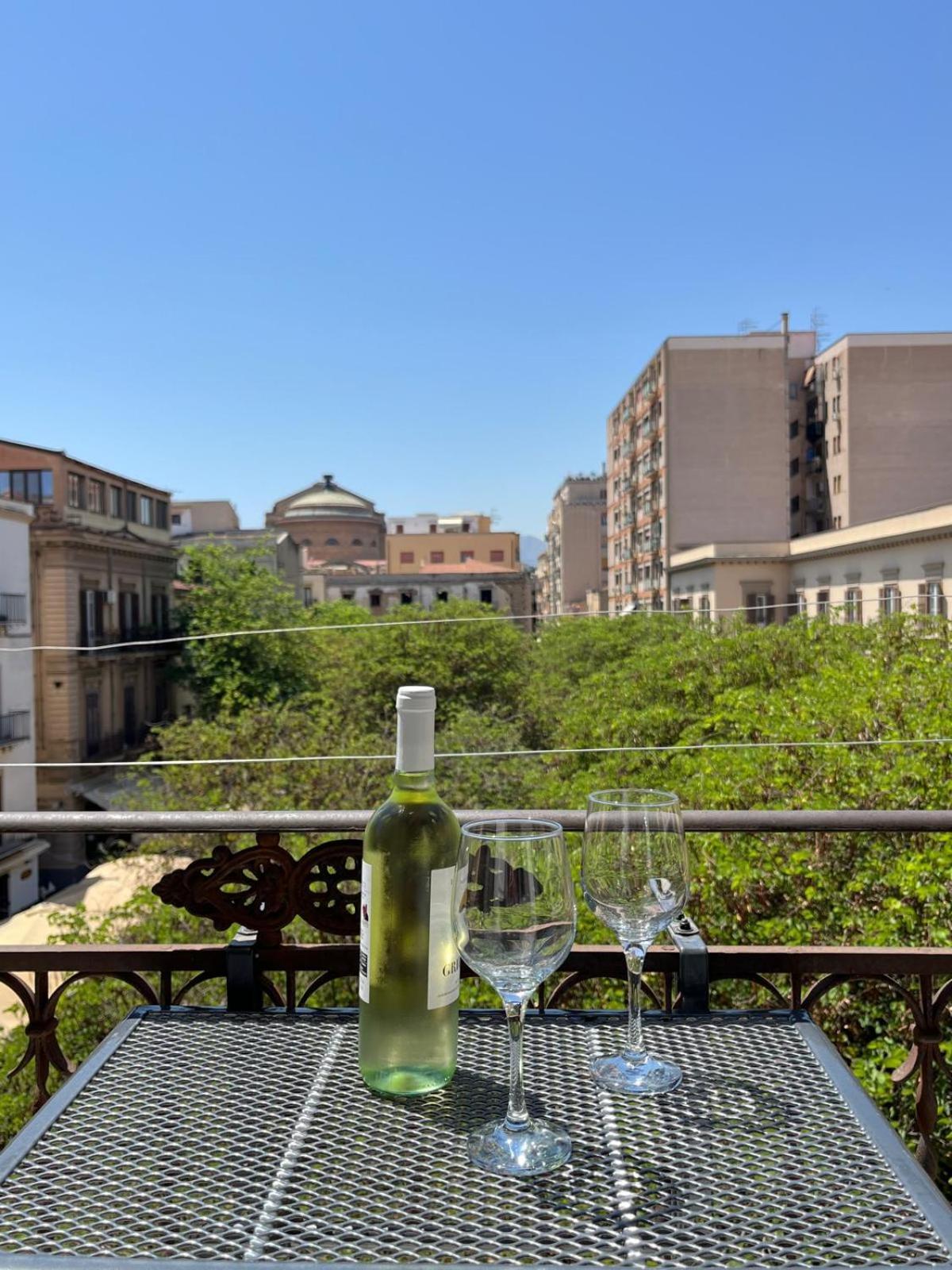 Casa Vacanze Da Ruggero Al Massimo Palermo Esterno foto